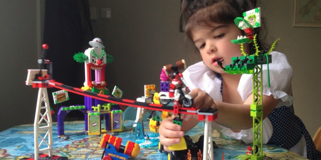 Batman, Robin, Beast Boy, Starfire, The Penguin, The Joker, Poison Ivy, Harley Quinn, LEGO, minifigs, minifigures,