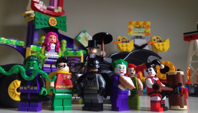 Batman, Robin, Beast Boy, Starfire, The Penguin, The Joker, Poison Ivy, Harley Quinn, LEGO, minifigs, minifigures,